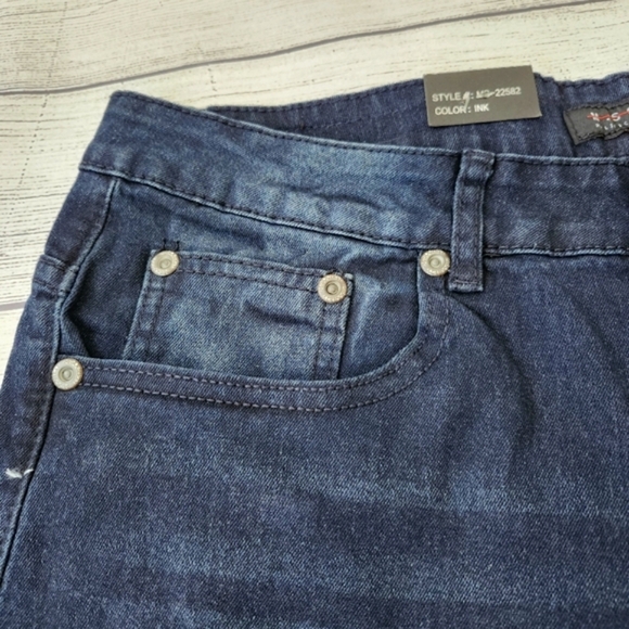 Men's Distressed Denim Shorts - Dark Blue Size 34 and 36 Available - Picture 5 of 11